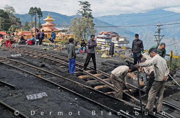 Track maintenance gang, Darjeeling
